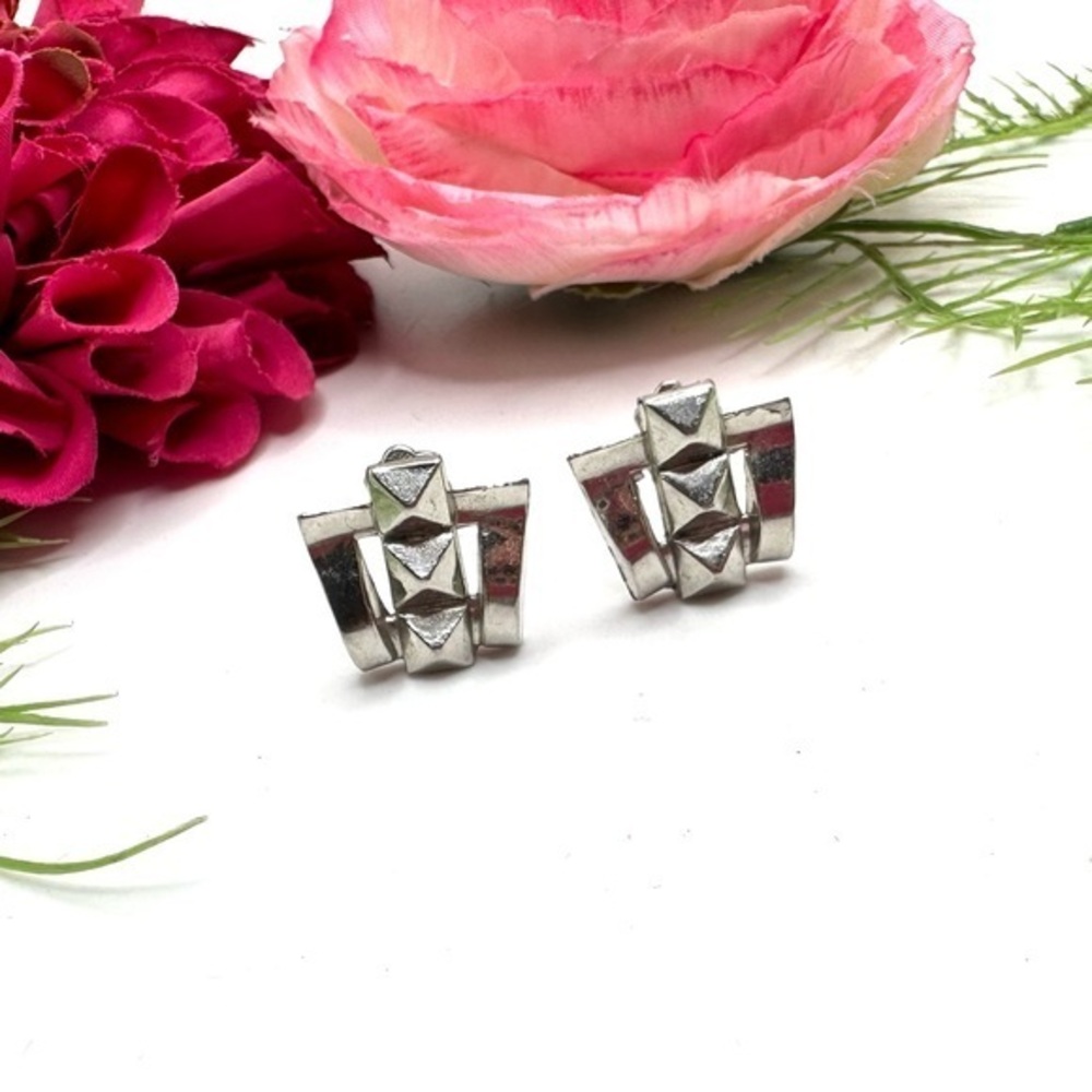 VINTAGE⚜️Studded Silver Abstract Clip Earrings